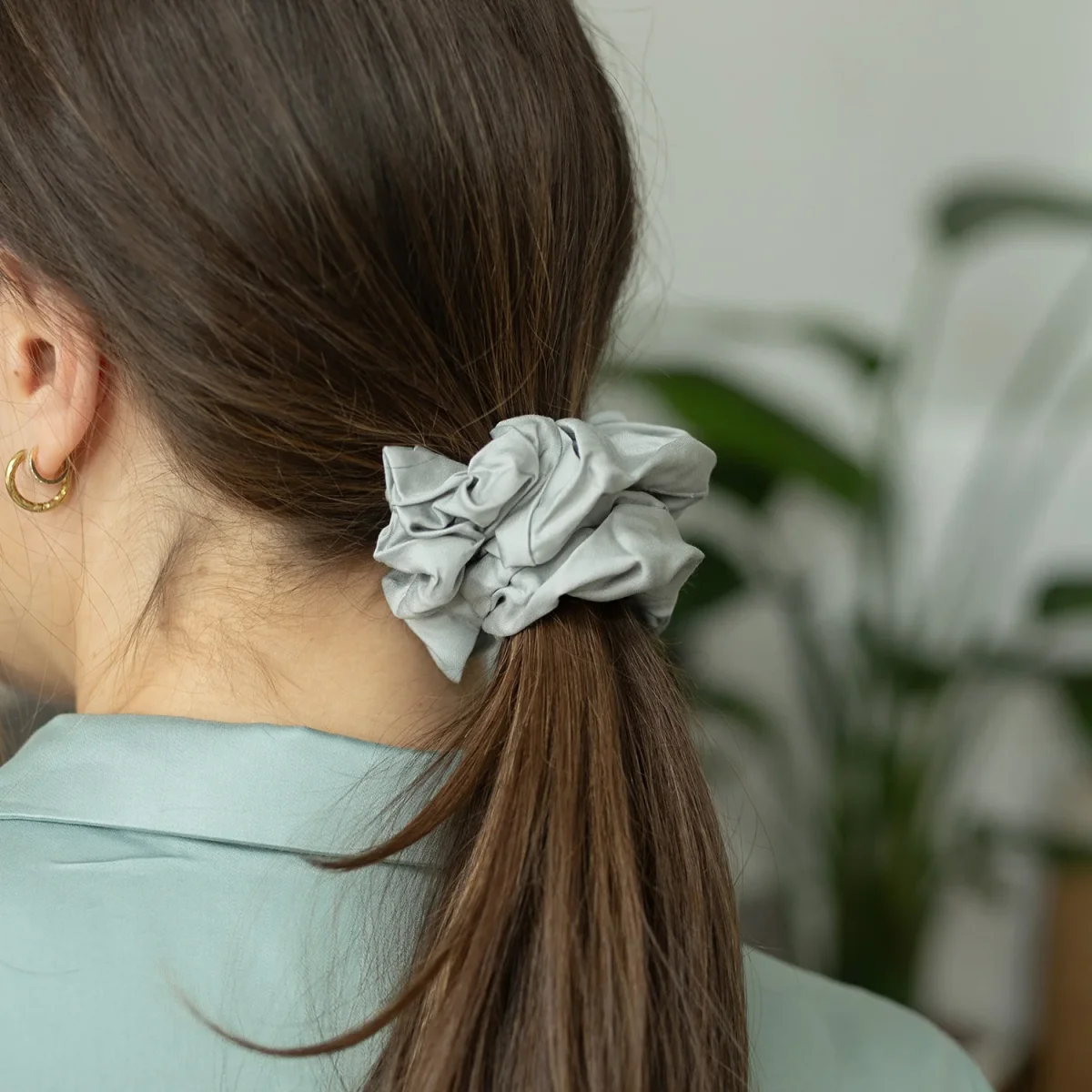 Bambus Lyocell Scrunchie-Set in Hellgrau – Bild 3