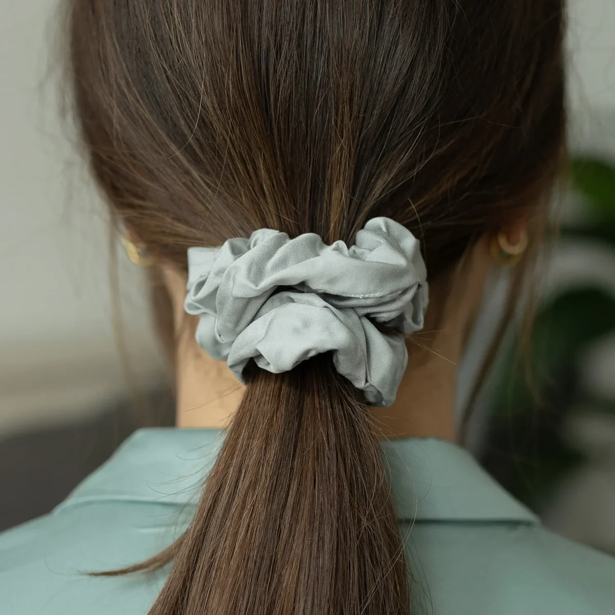 Bambus Lyocell Scrunchie-Set in Hellgrau – Bild 4